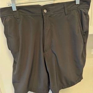 Footjoy size 33 men’s golf shorts in black